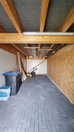 Abstellraum hinter dem Carport