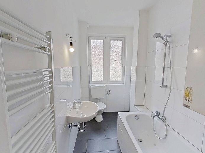 Gemütlichkeit&Modernität: 2-Zi.-Whg. mit Wannenbad in Bielefeld-Mitte – Bad