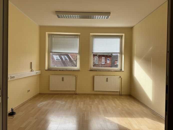 Büro 1 mit Glasfront