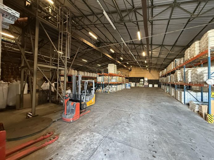 Bien immobilier commercial polyvalent avec vaste terrain d’exploitation à Mühlhausen (Thuringe) – Große Kalthalle