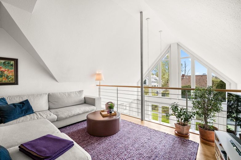 Schönes Einfamilienhaus in idealer Lage – OG Galerie