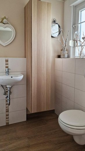 - Senza commissioni - Casa bifamiliare a basso consumo energetico con dotazioni di alta qualità presso il lago Öjendorfer – Gäste-WC