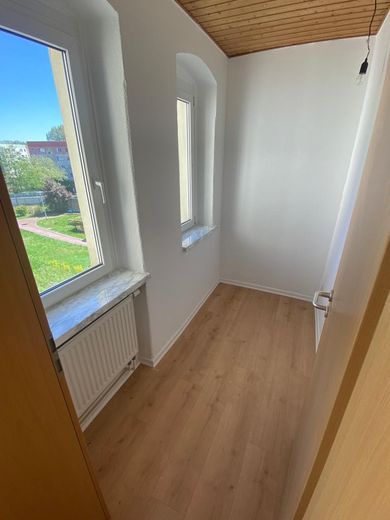 Großzügige 2,5-Raum-Wohnung mit Einbauküche – halbes Zimmer
