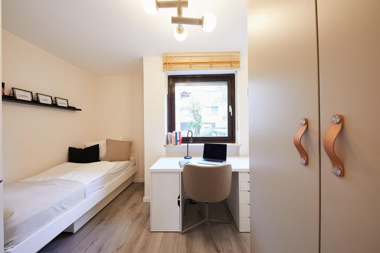 Mehrere hochwertige WG-Zimmer in frisch sanierter Wohnung - Erstbezug – möbliert + Blick ins Grüne (Z2