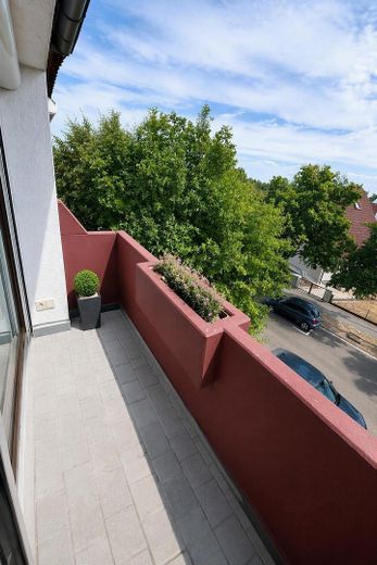 Lichtdurchflutete 107m 4-Zimmerwohnung – kleiner Balkon