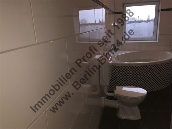 Dachgeschoss -Wohnung - Bruttokaltmiete – 11.2.15 007