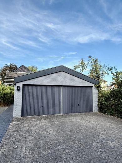 Representatief appartement in een historisch pand, met stijl & charme – GARAGE MIT STELLPLATZ