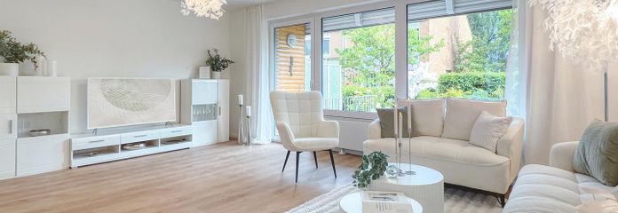 Großes, modernes Reihenhaus, sofort bezugsfrei! – lichtdurchflutetes Wohnzimmer
