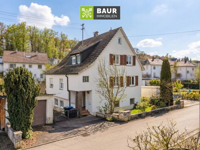 360° I Ruhig wohnen, zentral leben: Zweifamilienhaus mit Garage mitten in Blaustein! – Foto 1