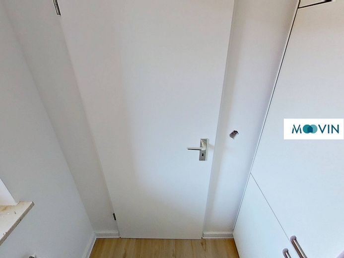 Renovated 1-Room Apartment with Balcony, Fitted Kitchen and Modern Shower Bathroom – Ansicht III: Küche