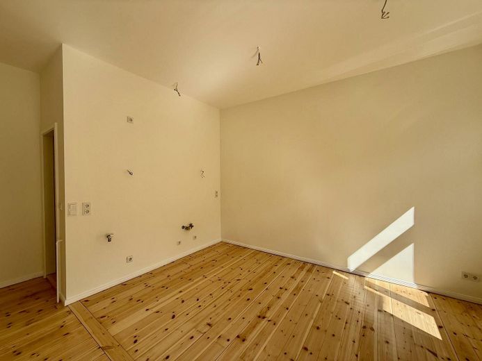 Sonnige Maisonette im Komponistenviertel – 2 Balkone, Südausrichtung & ruhige Lage im Grünen – Küchenecke mit Anschlüssen