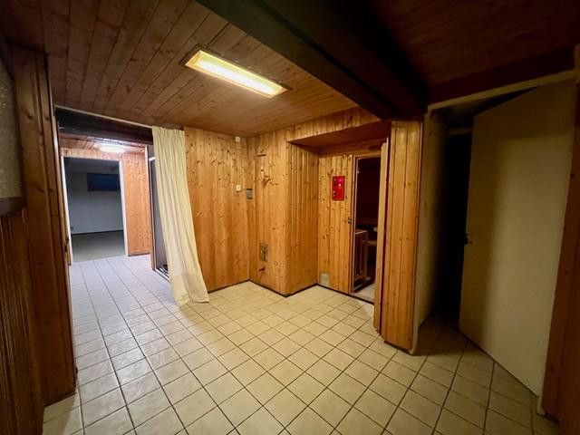 Rissen - Bungalow mit Entwicklungspotential  **courtagefrei** – Keller mit Sauna