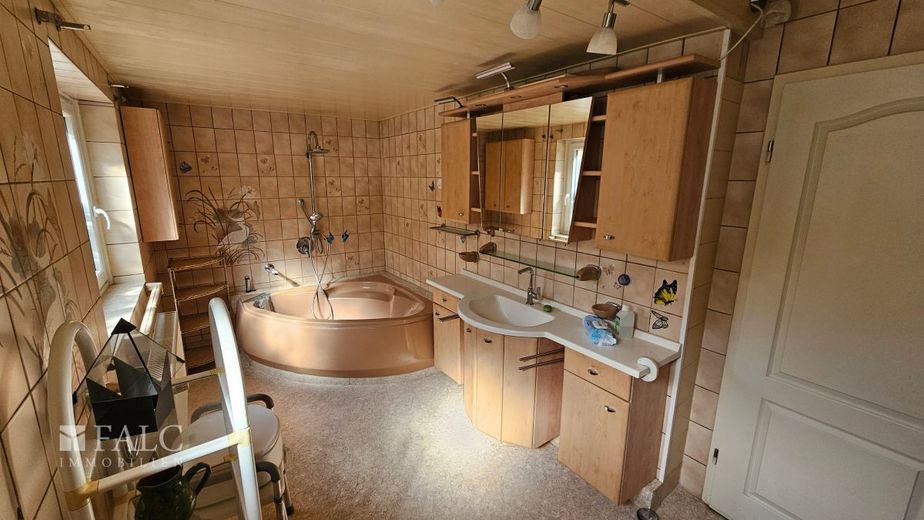 Charmantes Einfamilienhaus in ruhiger Lage ! – Badezimmer EG