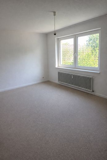 Abitare spaziosamente. Affacciarsi sul verde! 3,5 locali 102 m² Fellbach-Schmiden incluso posto auto in garage sotterraneo – Büro leer