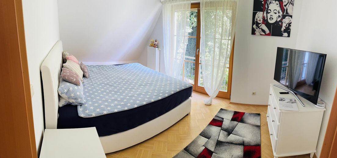 Wunderschönes Haus mit Pool und Sauna (teilmöbeliert) – Wohnbeispiel