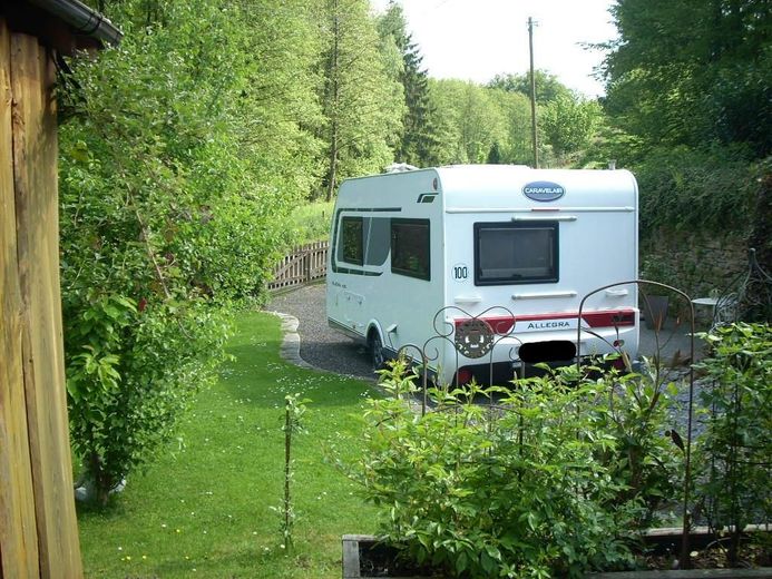 Einzigartige Lage! Freistehendes Einfamilienhaus am Waldesrand – Garten/Stellplatz