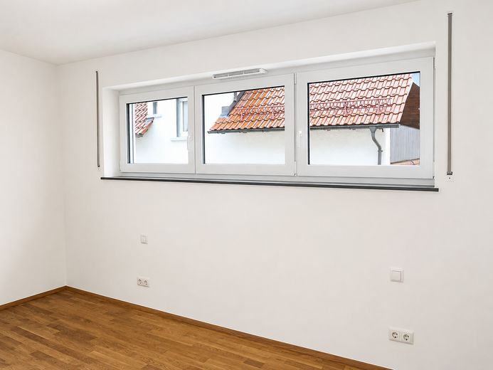 Neuwertige 3 Zimmer Wohnung in 88250 Weingarten – Schlafzimmer