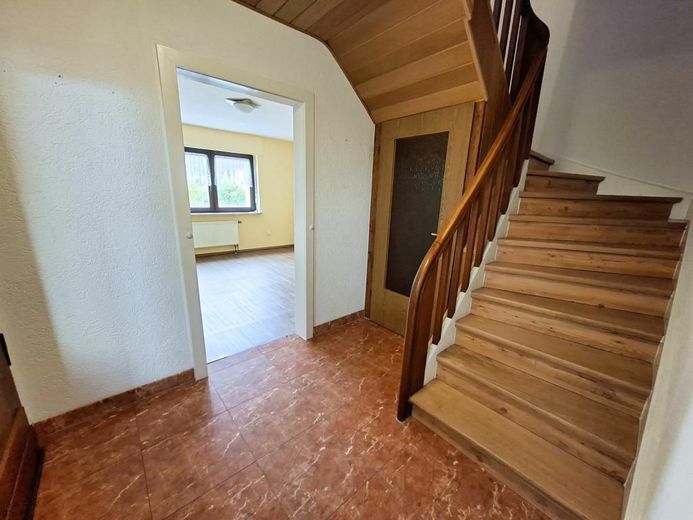 CITYHOUSE: Einfamilienhaus mit viel Platz, Dachterrasse,  Traumgarten, Stellplatz für Wohnmobil, PKW – Diele EG