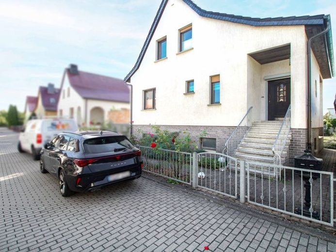 Gerçekten eviniz: Bakımlı müstakil ev, bahçesi, çift araçlık carport'u ve bodrumuyla! – Fotoğraf 1