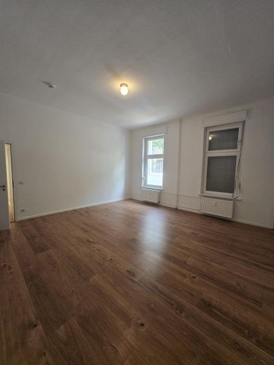 Berlin-Weißensee'de hemen taşınılabilir yenilenmiş daire 2 oda / 67 m2 – Zimmer 2 / Wohnzimmer