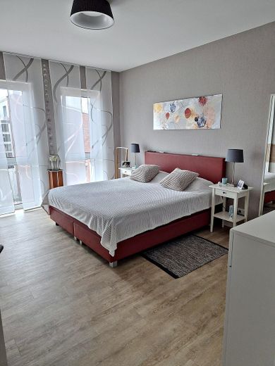 Barrier-free 2-room apartment with service living, elevator & balcony – new build 2024, A+, commission-free – Photo 6