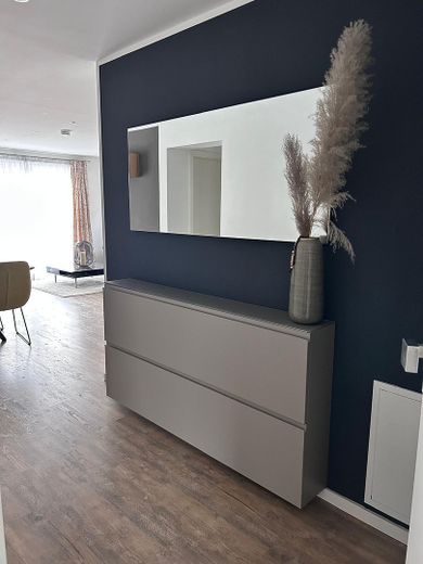 Ekskluzywne mieszkanie z tarasem i ogrodem o powierzchni ok. 50 m² – Eingangsbereich