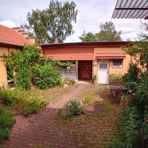 Stilvolle Innenstadtwohung 62 m2 in historischem Wohnhaus, Griesheim-DA – Blick in den Innenhof