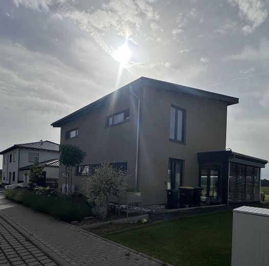 Mönchstockheim Architektenhaus - trifft auf grenzenlose Aussicht – Ansicht_am_Abend_Straße