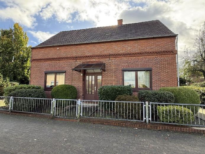 ***RESERVIERT*** Freistehendes Einfamilienhaus mit großzügigem Platzangebot und viel Potenzial – Foto 1