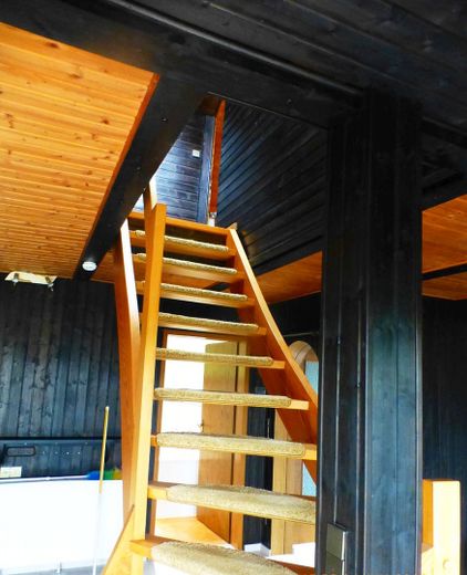 Belbe appartement calme de 2,5 pièces ZKBGWDM au 2e étage, avec garantie du prix du loyer, petit balcon dans un emplacement privilégié, – Aufgang zu dem 2 Mansarden