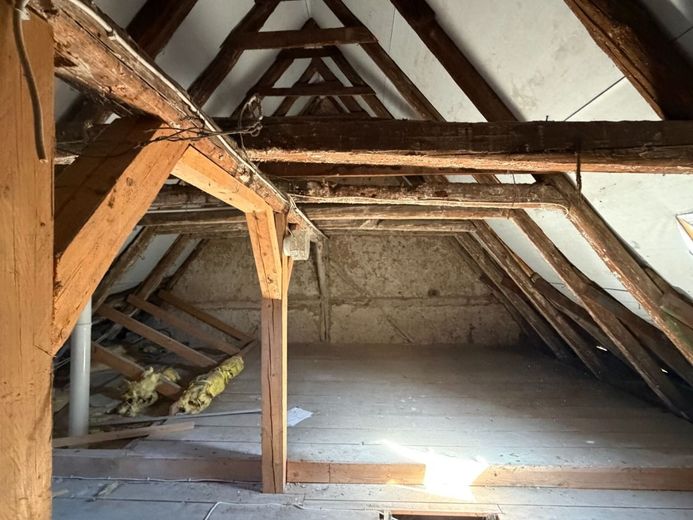 Haus mit Gewerbe + Wohnung in Köthen Innenstadt 1A-Lage - Ideal für Selbstständige oder Investoren – Dachboden