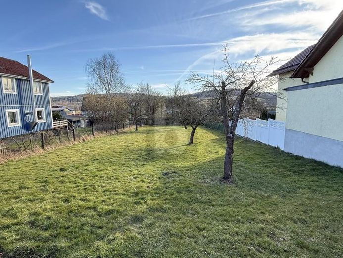 RUHIGE LAGE UND VIEL PLATZ FÜR IHRE IDEEN – Foto 1