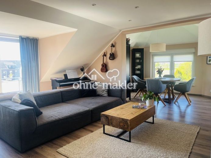 Provisionsfrei: Helle Maisonette mit Erker, Garage & Südbalkon in Salzgitter Fredenberg – Foto 1