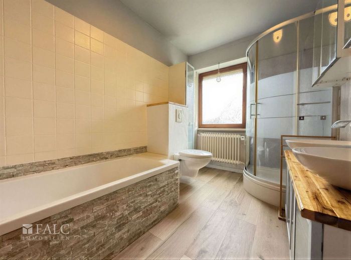 RESERVIERT***Settmarshausen - Ein- bis Zweifamilienhaus mit großem Garten und Doppelgarage*** – Badezimmer EG