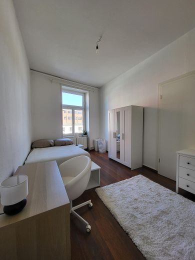 Eigentumswohnung in sehr guter Lage mit Entwicklungspotential – Zimmer II Ansicht III