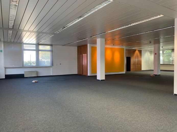 Gepflegte, individuell nutzbare Gewerbefläche (ca. 450 m²) in verkehrsgünstiger Lage - 3 PKW-Stellplätze – Foto 1