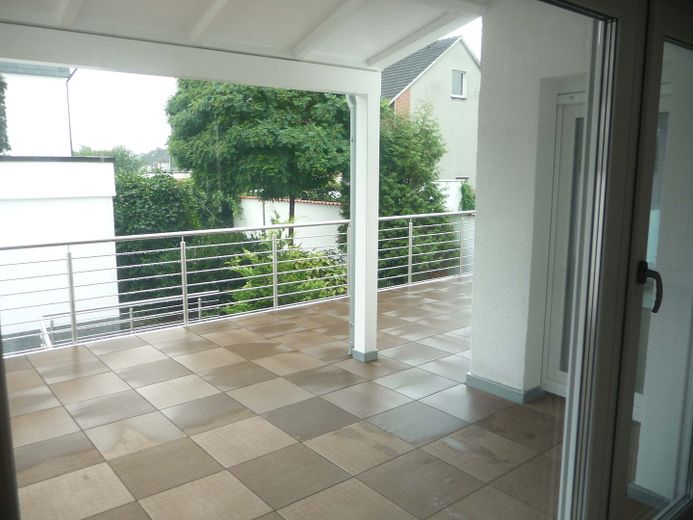 Uso proprio/investimento: edificio plurifamiliare completamente ristrutturato a regola d’arte, con 3 unità abitative di pregio su 4 piani – Terrasse Erdgeschoss