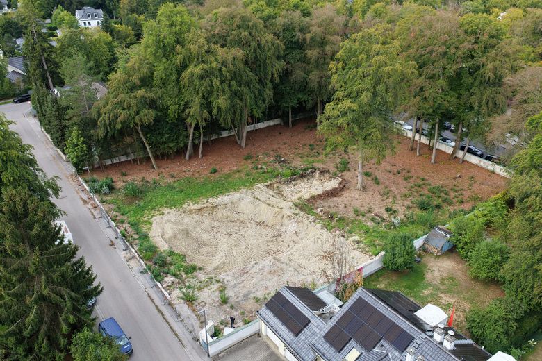 Terreno soleggiato con parco – divisibile e senza provvigioni – Foto 1