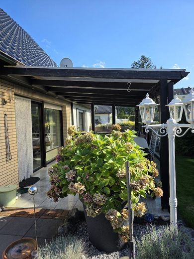 Тихий и очень ухоженный частный дом в центре Бёнена – Blick in den Wintergarten