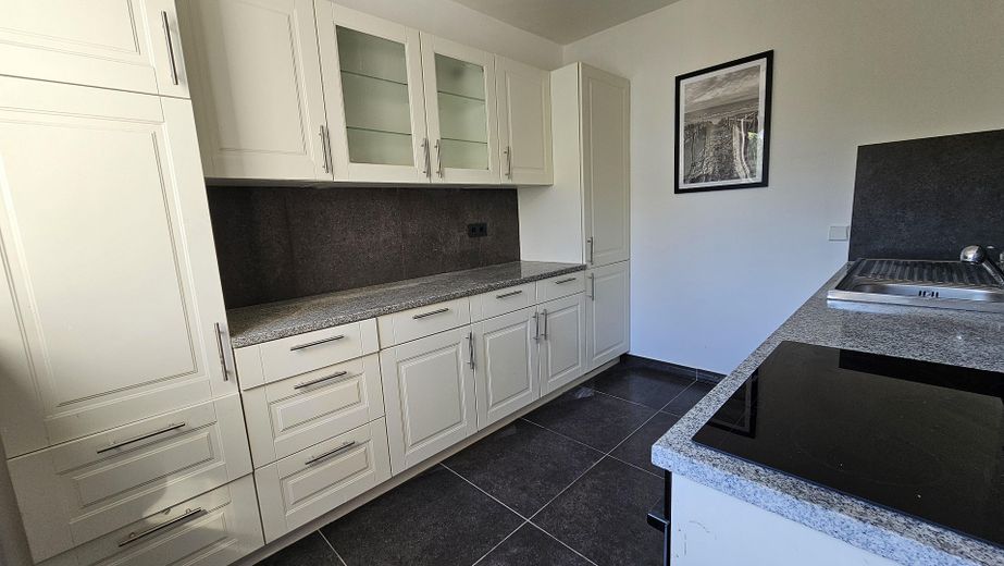 Traum-3-Zimmer-Wohnung: Komplett renoviert, schreinergefertigte Einbaumöbel & U3 vor der Haustür! – Foto 21