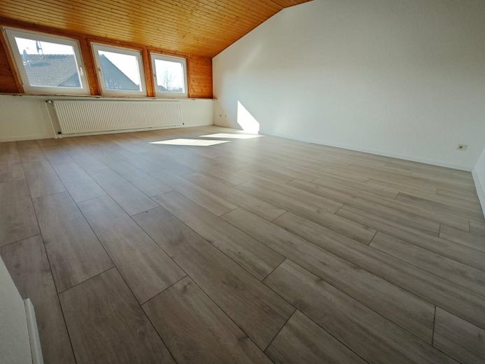 Wohnzimmer ca. 4,8 x 5,8 m