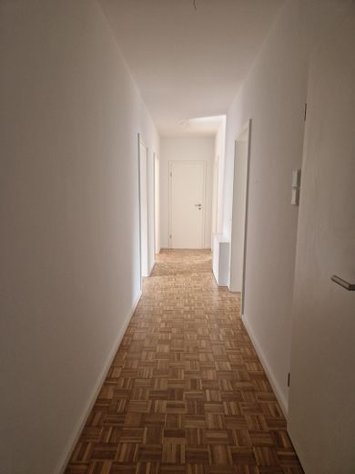 Buchholz! Huis in huis - appartement op de begane grond van 156 qm met terras, tuin en grote garage – Flur/Schlafbereich