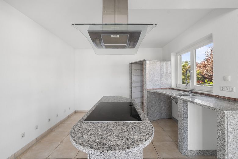 Casa familiare di 239 m² con piano giardino flessibile – senza provvigione – Küche ohne Einbaugeräte