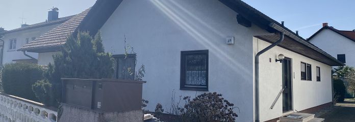 Отдельно стоящий дом на одну семью в хорошем районе с большим потенциалом в Дитценбахе – Hausansicht
