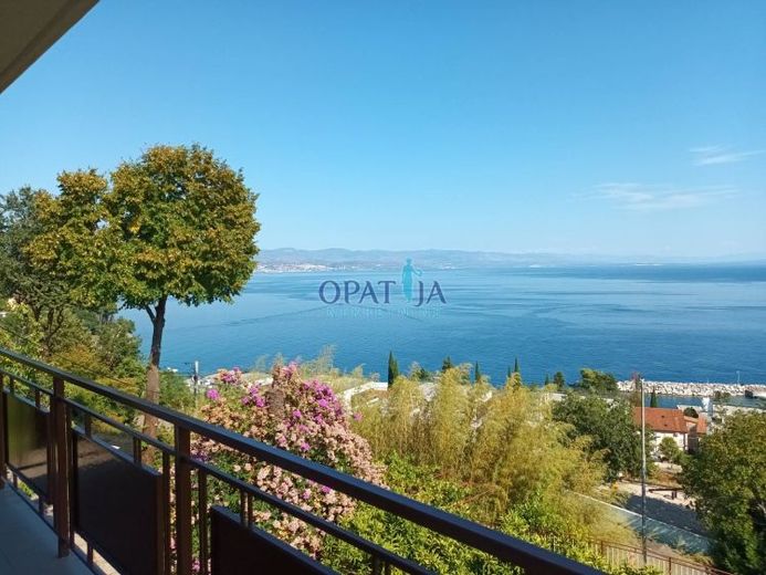 Wohnung Ičići, Opatija - Okolica, 104m2 – Foto 1