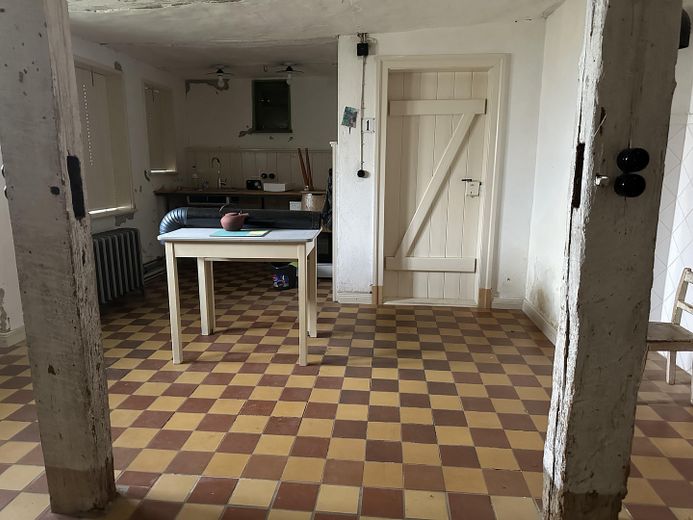 Historisches Landhaus in Mecklenburg-Vorpommern - ruhig gelegen, stündlich per Bahn erreichbar – Wohnküche-Ostseite