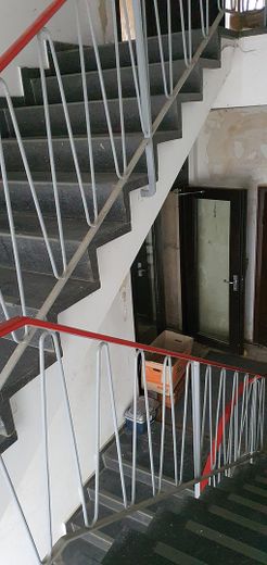 Grande proprietà con tre edifici in posizione privilegiata su un terreno boschivo di 33.600 m² – Foto 21