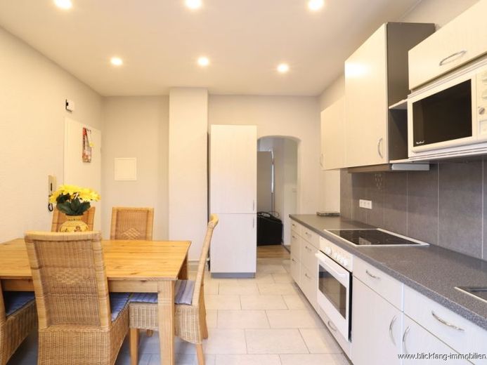 Charmante Wohng. im Altbau zu ca. 80 qm, 3 Zim., gr. Dachterrasse, EBK, Garage in Arnsberg! – Foto 1