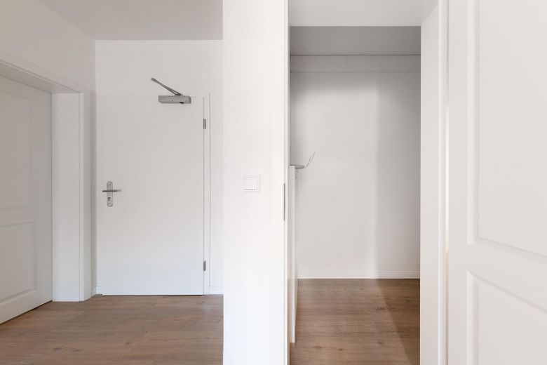 Wohnungstür und HWR