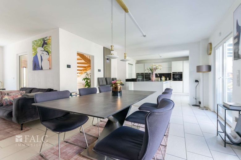 Modernes Familienglück mit großem Garten, Wintergarten &amp; Ausbaupotenzial – Esszimmer